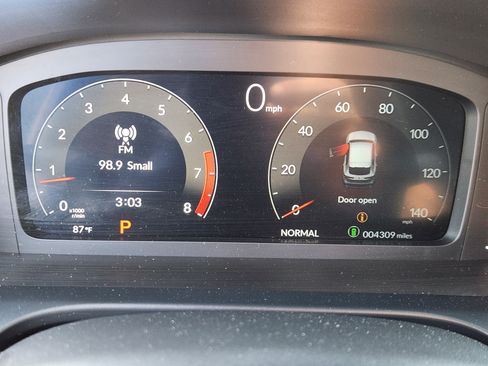Certified 2025 Acura ADX A-Spec AWD/4WD image 10