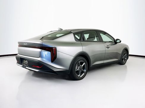 Used 2025 Kia K4 LXS image 9