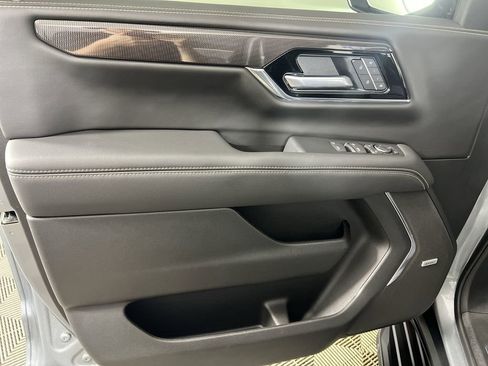 Certified 2025 GMC Yukon Elevation w/ Elevation Premium Package AWD/4WD image 23