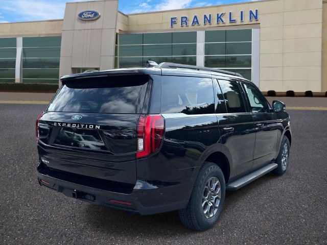 New 2026 Ford Expedition Active RWD image 7