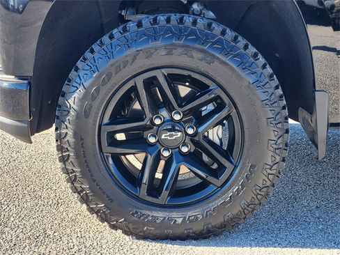 Used 2021 Chevrolet Silverado 1500 Custom Trail Boss w/ LPO, Dark Essentials Package image 10