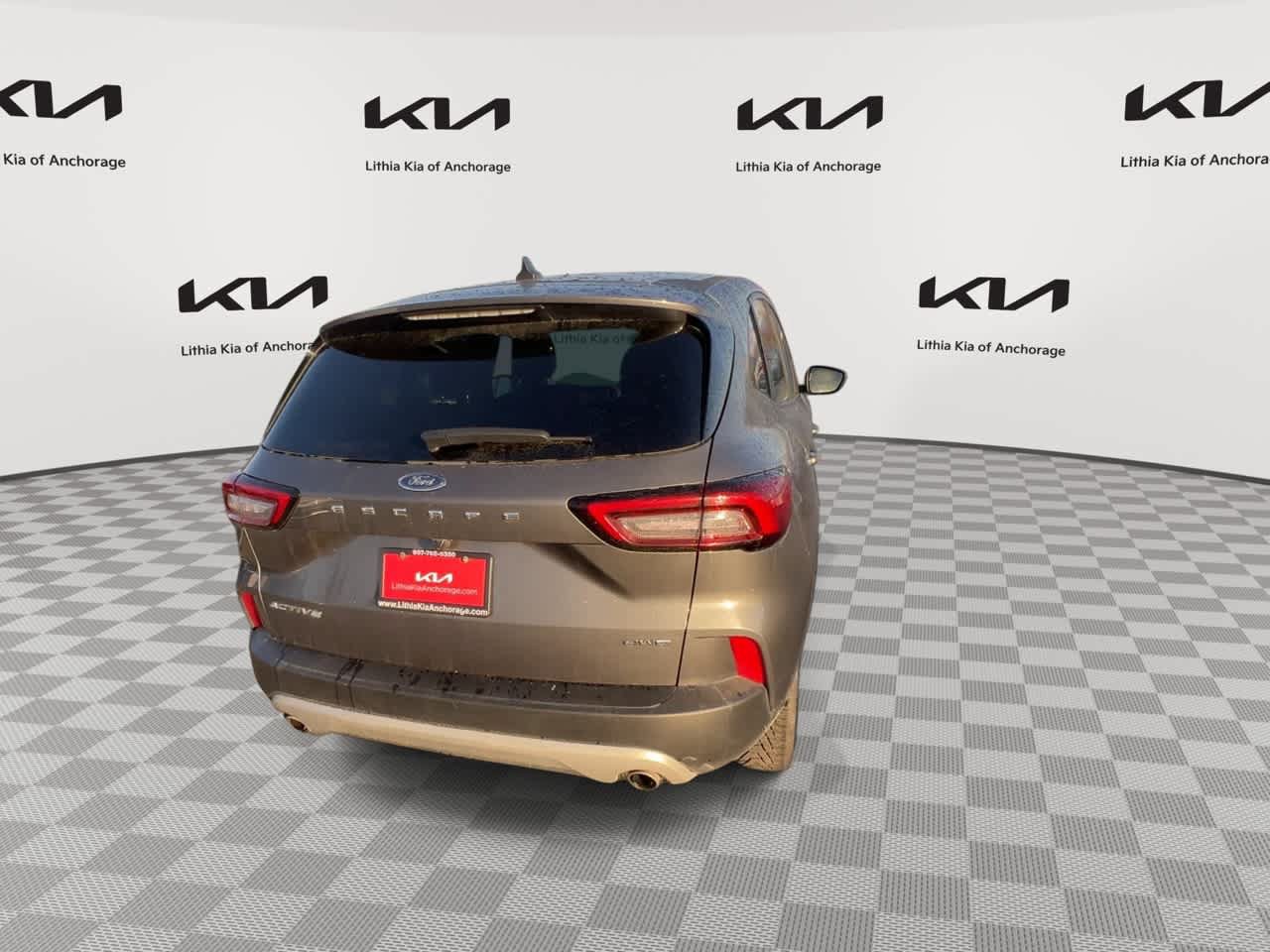 Used 2025 Ford Escape Active AWD/4WD image 9