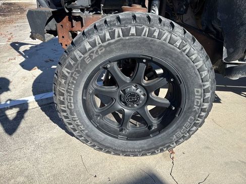 Used 2015 Jeep Wrangler Unlimited Sahara w/ Connectivity Group image 9