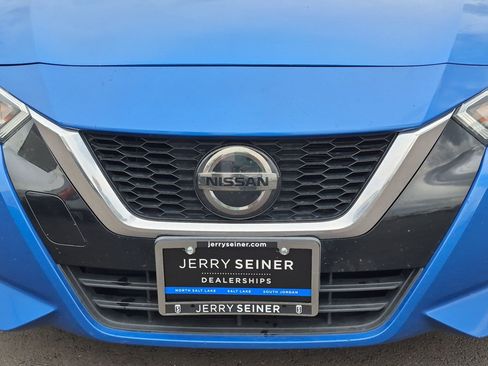 Used 2021 Nissan Versa SV FWD image 9