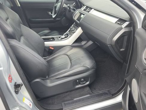 Used 2016 Land Rover Range Rover Evoque SE AWD/4WD image 9