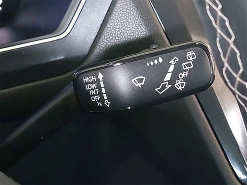 Used 2022 Volkswagen Tiguan SE image 20