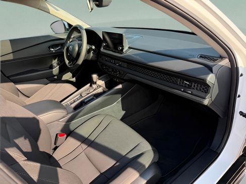 Used 2023 Honda Accord EX image 28