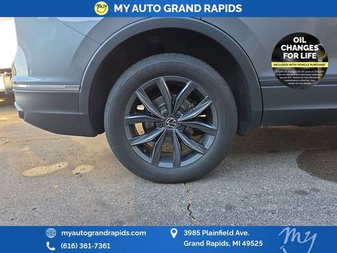 Used 2022 Volkswagen Tiguan SE image 30