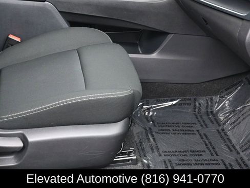 Used 2025 Nissan Rogue S AWD/4WD image 7