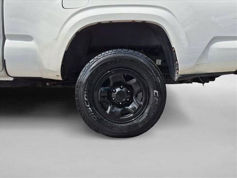 Used 2017 Toyota Tacoma SR RWD image 22