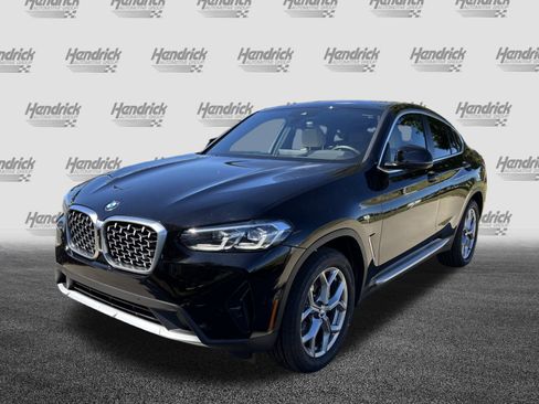 Certified 2025 BMW X4 xDrive30i image 5