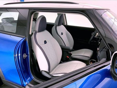 Certified 2025 MINI Cooper S image 6