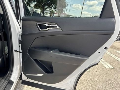 Used 2026 Kia Sportage LX FWD image 17