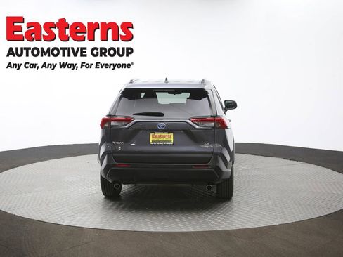 Used 2021 Toyota RAV4 LE image 36