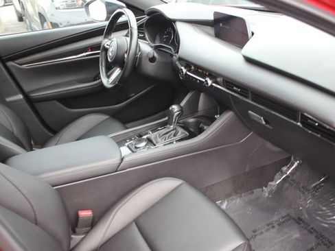 Used 2022 MAZDA MAZDA3 s image 32