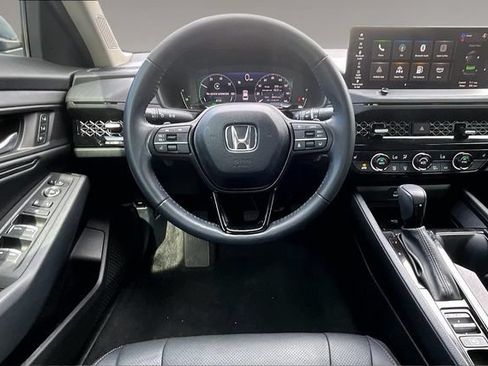 Used 2025 Honda Accord EX-L image 8