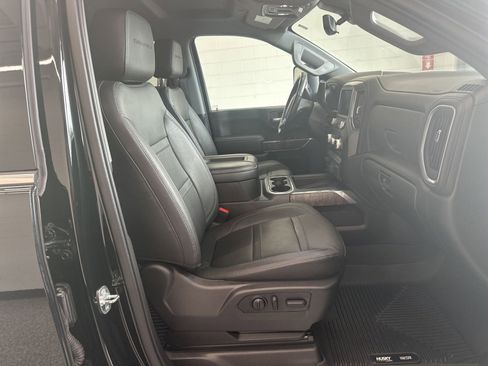 Used 2022 GMC Sierra 2500 Denali w/ Technology Package AWD/4WD image 12