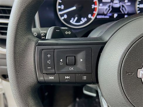 Used 2023 Nissan Rogue S image 13