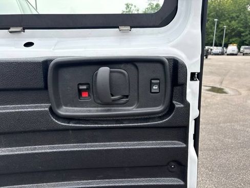 Used 2025 GMC Savana 2500 w/ Driver Convenience Package RWD image 7