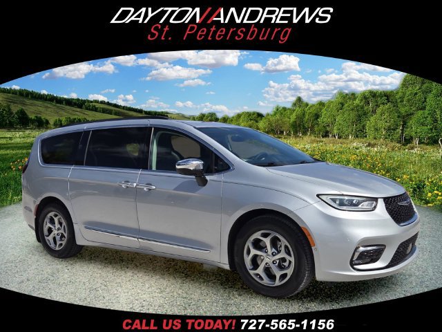 Used 2023 Chrysler Pacifica Limited FWD image 1