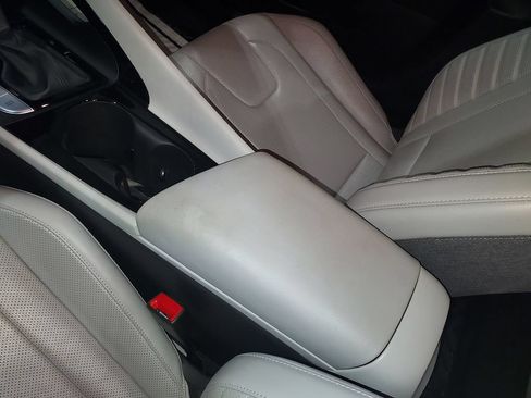 Used 2024 Hyundai Elantra Limited FWD image 27