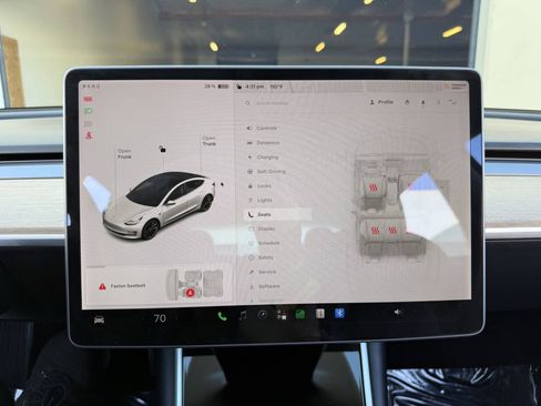 Used 2018 Tesla Model 3 Long Range RWD image 15
