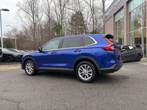 Used 2023 Honda CR-V EX-L image 4