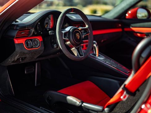 Used 2016 Porsche 911 GT3 RS image 34