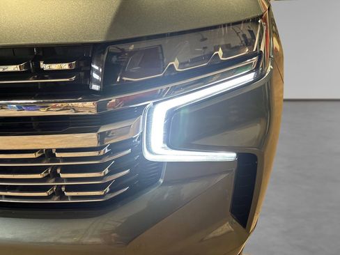 Used 2023 Chevrolet Suburban Premier image 20