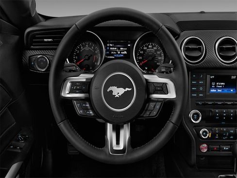 Used 2018 Ford Mustang Coupe image 8