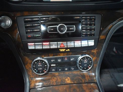 Used 2014 Mercedes-Benz SL 550 image 39