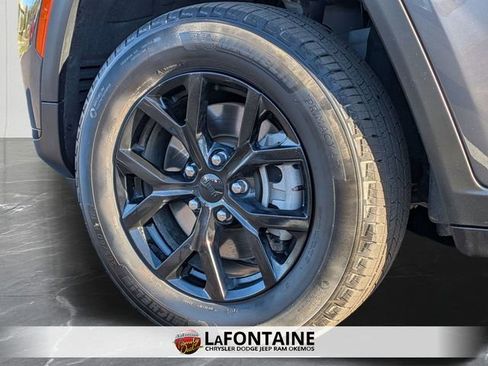 Certified 2024 Jeep Grand Cherokee L Laredo image 32