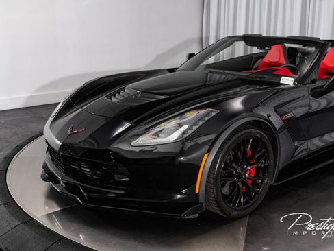 Used 2016 Chevrolet Corvette Z06 w/ 3LZ Preferred Equipment Group image 11