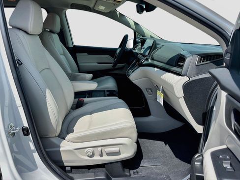 Certified 2026 Honda Odyssey EX-L image 33