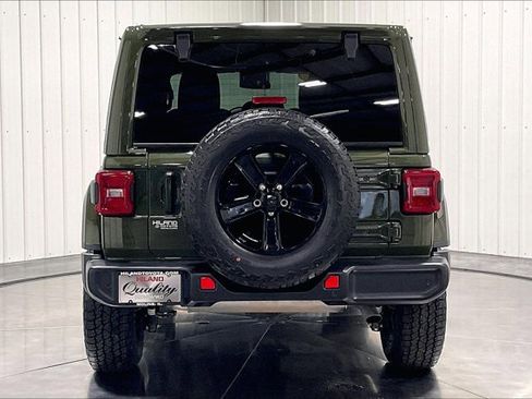 Used 2021 Jeep Wrangler Unlimited Sahara AWD/4WD image 4