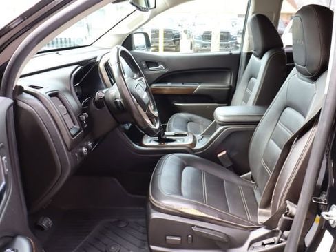 Used 2018 GMC Canyon Denali image 8