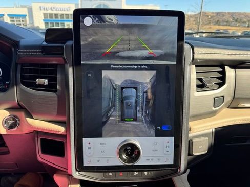 Used 2022 Ford Expedition Platinum image 35