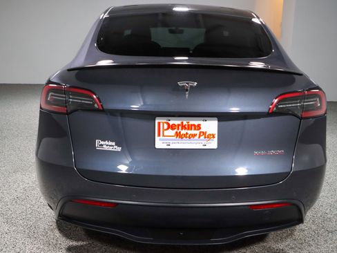 Used 2022 Tesla Model Y Performance image 8