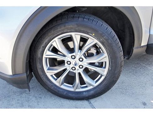 Used 2020 Ford Explorer XLT w/ Equipment Group 202A image 32