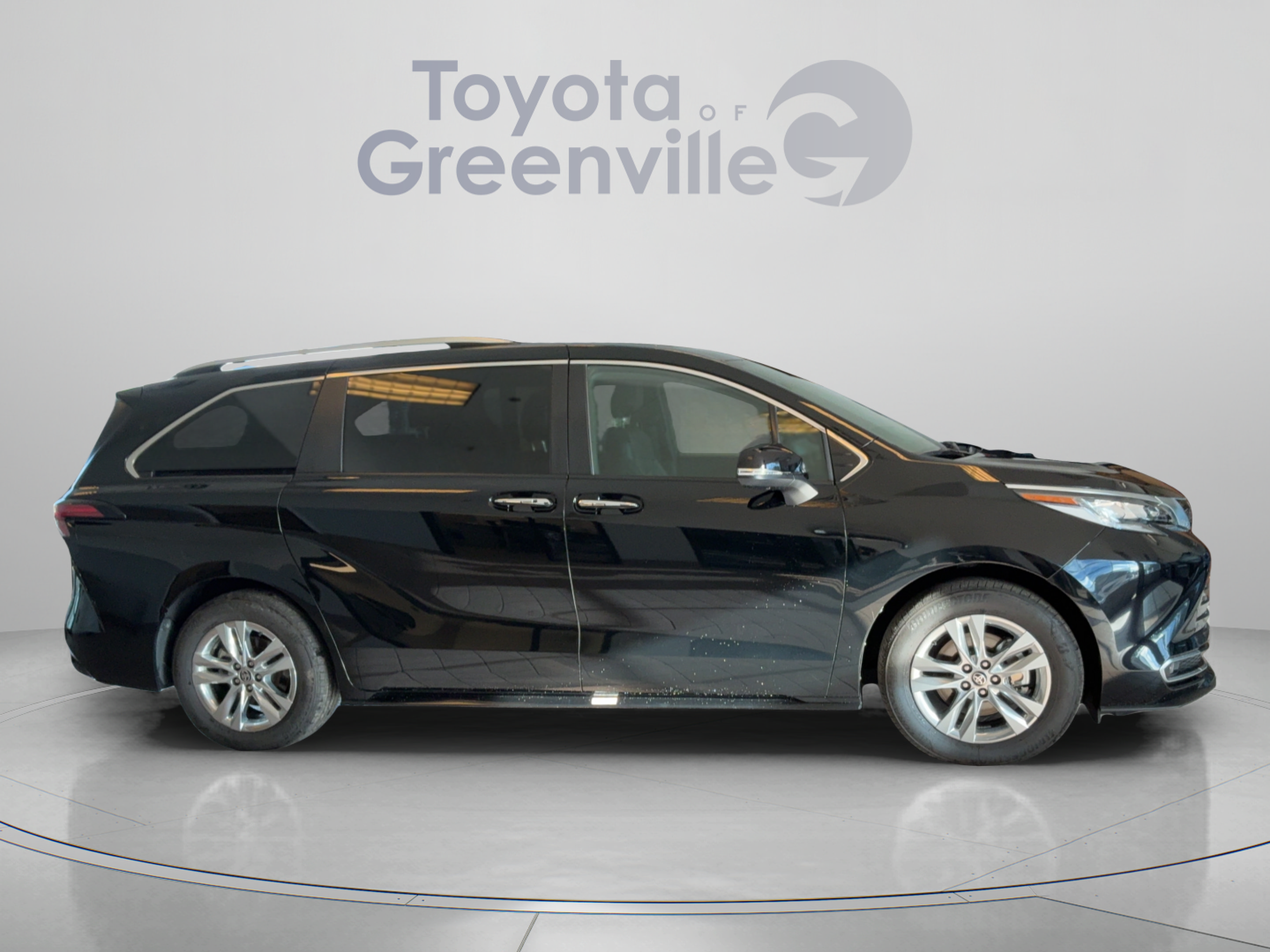 Certified 2025 Toyota Sienna Limited AWD/4WD image 7