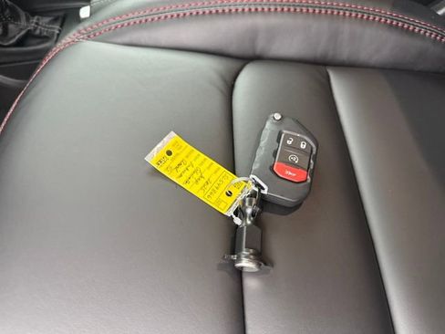 New 2025 Jeep Gladiator Rubicon w/ Convenience Group image 30