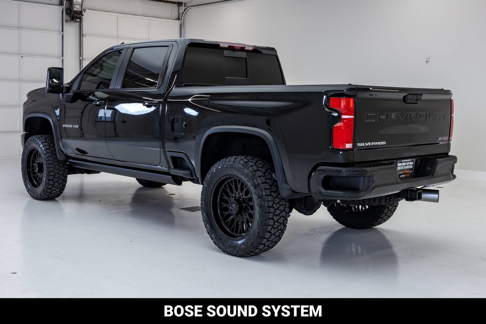 Used 2025 Chevrolet Silverado 2500 ZR2 w/ Technology Package AWD/4WD image 7