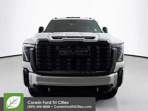 Used 2024 GMC Sierra 3500 Denali Ultimate image 4