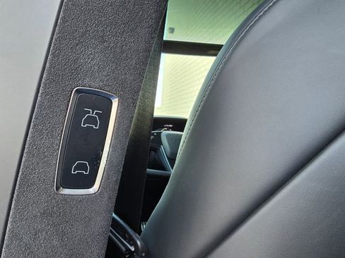 Used 2023 Tesla Model X Plaid image 47