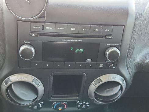 Used 2018 Jeep Wrangler Sport AWD/4WD image 21