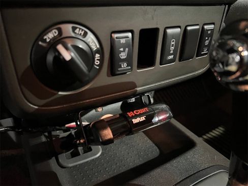 Used 2015 Nissan Frontier SV image 31