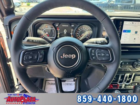 Used 2025 Jeep Gladiator Mojave w/ Convenience Group AWD/4WD image 21