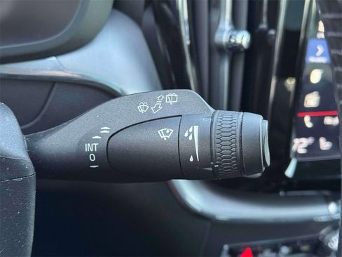 Used 2020 Volvo XC60 T5 Momentum w/ Protection Package Premier image 24