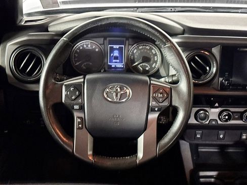 Used 2017 Toyota Tacoma TRD Off-Road w/ Tow Package (A/T) image 13