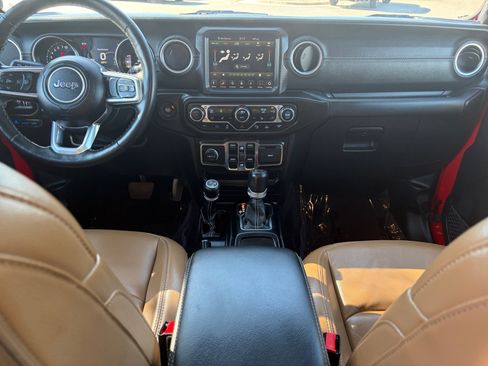Used 2021 Jeep Wrangler Unlimited Sahara w/ Cold Weather Group AWD/4WD image 17